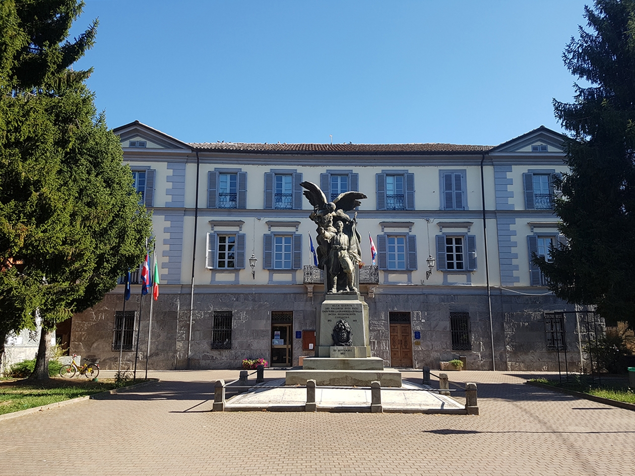 Monumento a Giovanni Battista Scapaccino